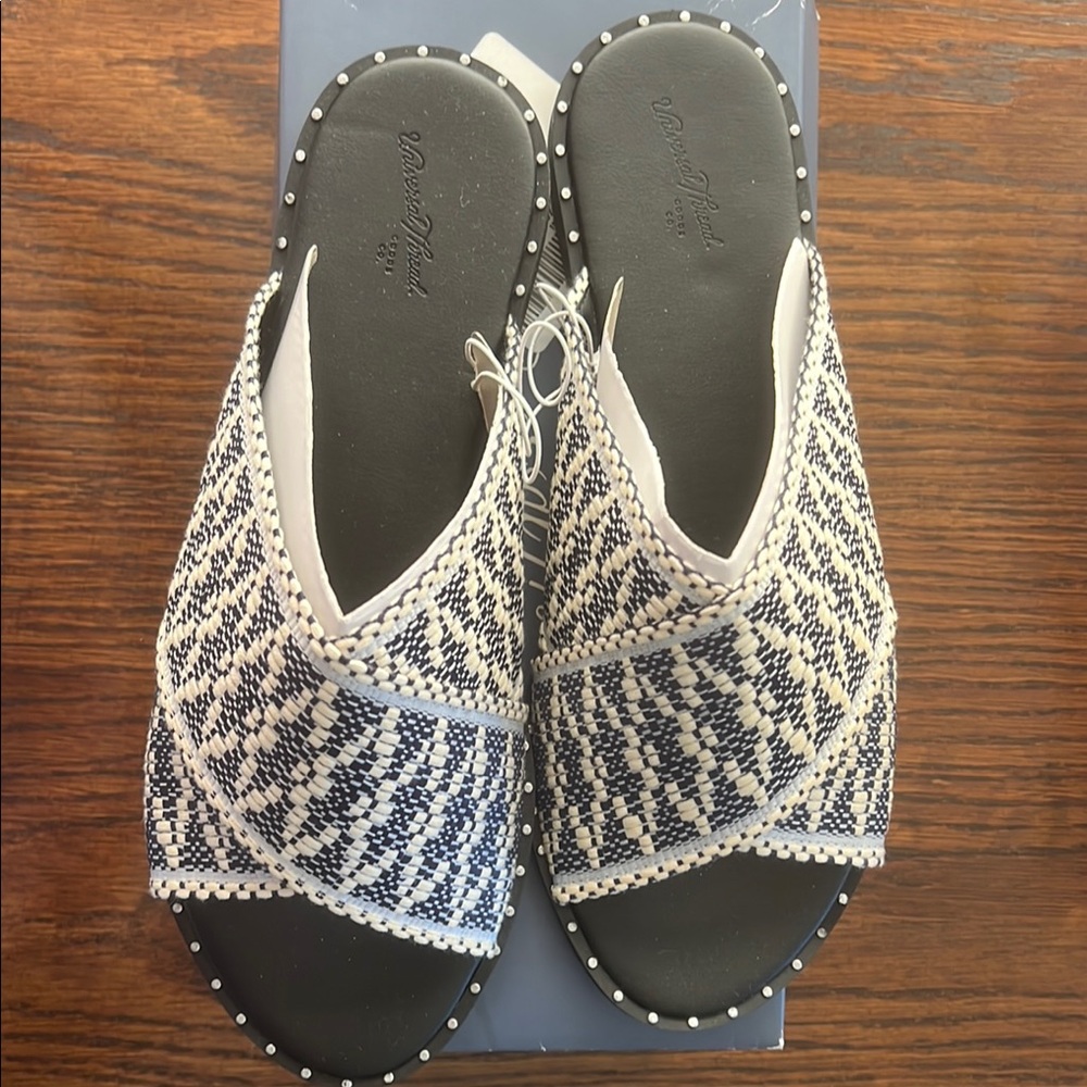 Universal Thread Black and White Woven Sandals